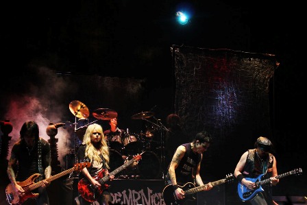 Rhuoppnbat the Z&eacute;nith in Paris, live with Alice Cooper