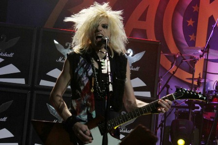 Max 2 on guitars - Blackrain live in Paris