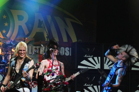 Simon Cruz from Crashdiet jammin' with Blackrain