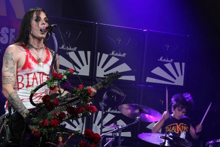 Swan and the young drummer Axel - Blackrain live in Paris