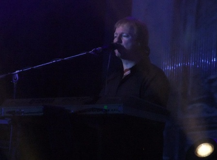 Michael Schüren playing keyboards - Blind Guardian live in Paris
