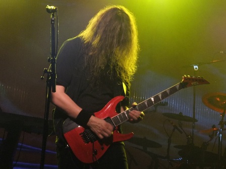 Portrait of André Olbrich live in concert