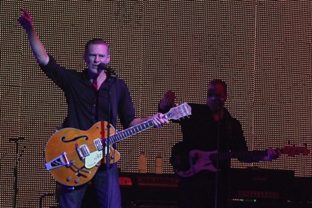 Bryan Adams live in Paris 