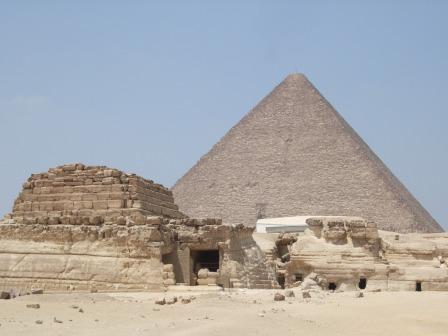 Cheops with one of its satellite pyramids