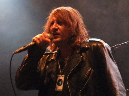 Donnie Vie singing with Enuff Z'Nuff Donnie Vie singing with Enuff Z'Nuff