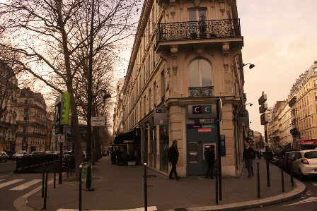 On Avenue de Villiers
