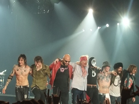 The new Guns'n' Roses Line-up thanks you!