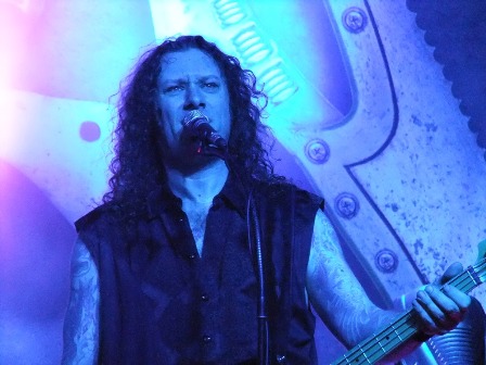 Markus Grosskopf on bass and vocals - Helloween live in Paris