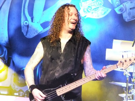 Markus Grosskopf with Helloween live in Paris
