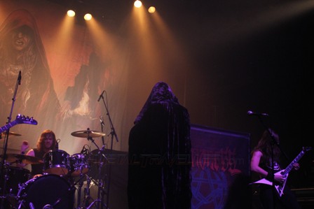 The band Huntress in Paris