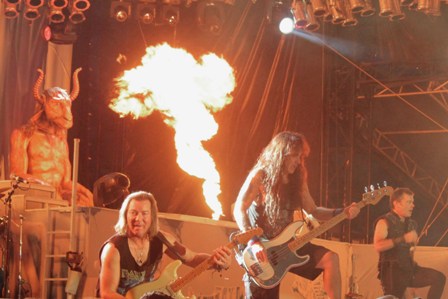 The number Of The Beast - Iron Maiden live in Canada