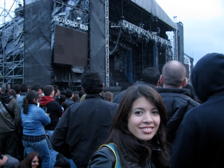 Angélica waiting for the KISS concert