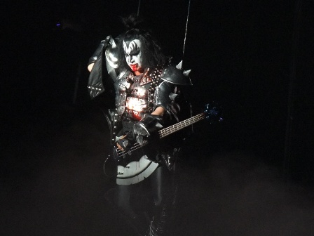 Flying high again - Vampire Demon Gene Simmons