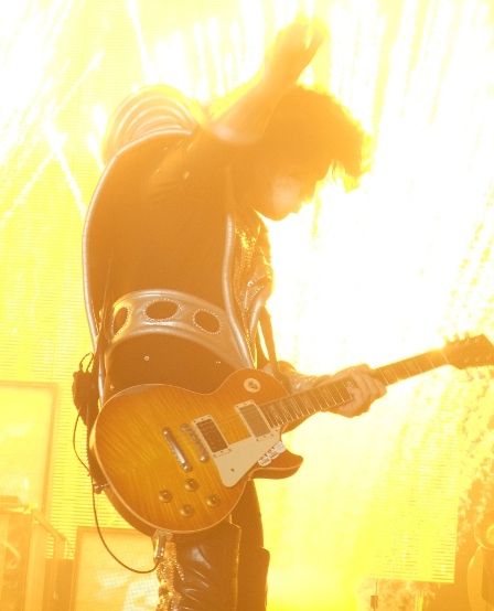 Tommy Thayer's wall of fire - KISS live in Prague