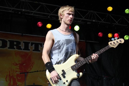 Matt Hunter on bass - Koritni live in France