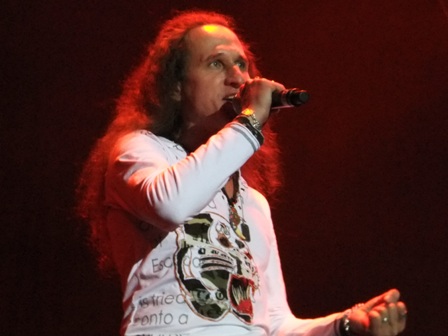 Артём Стыров singing with Сергей Маврин in Moscow Artem Styrov singing with Sergey Mavrin in Moscow