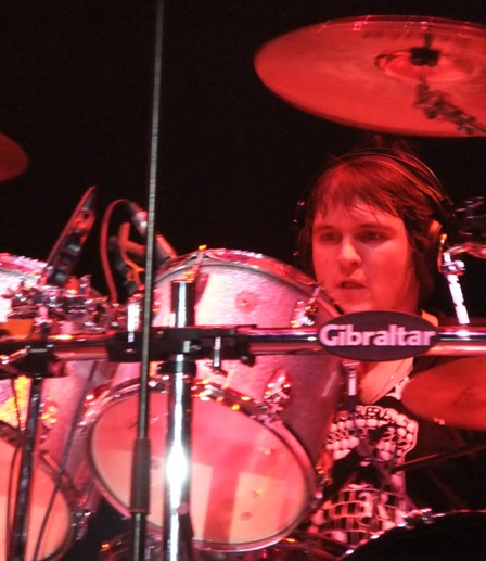 Dmitry Zavidov playing drums with Sergey Mavrin live in Moscow Дмитрий Завидов playing drums with Sergey Mavrin live in Moscow