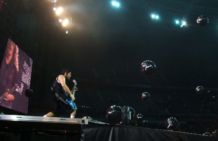 Metallica Balloons all over the Stade de France