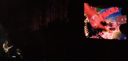 Dracula guitar - Kirk hammet live in Romania