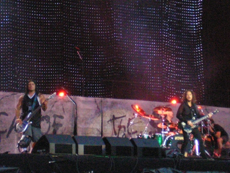 Lars Ulrich pulling faces Metallica in Werchter - July 1 2007