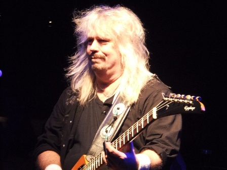 Bobby Ingram live at the Trabendo in Paris with Molly Hatchet