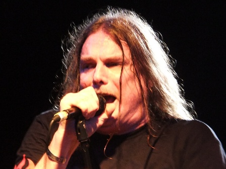Phil McCormack on vocals - Molly Hatchet live in Paris