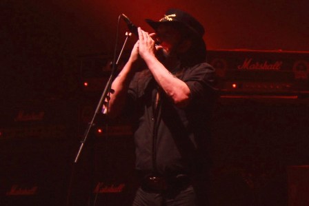 Lemmy on Harmonica during Whorehouse Blues - Motörhead live at the Zénith