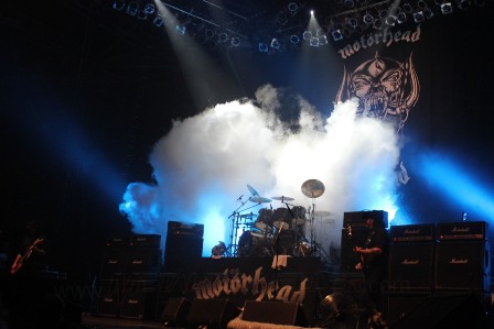 David Bower and his crown of thorns, singing with the band Motörhead