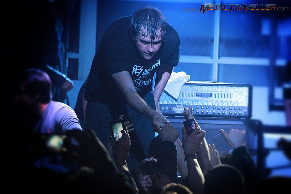 Barney thanking the fans - Napalm Death live in Colombia
