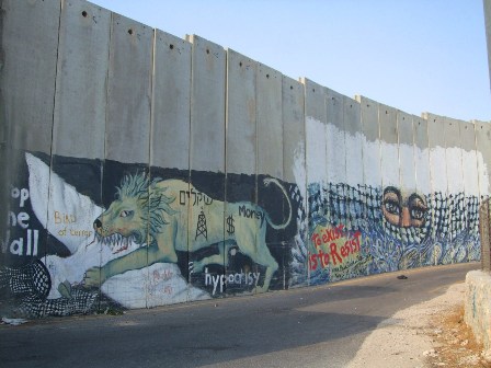 Graffiti in the Israeli West Bank barrier