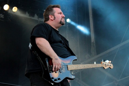 Sacred Reich at Hellfest - Phil Rind on bass and vocals