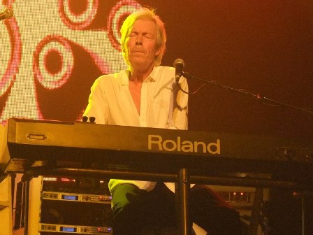 Andy Brown playing keyboards - Status Quo live at The Casino de Paris Andy Brown playing keyboards - Status Quo live at The Casino de Paris