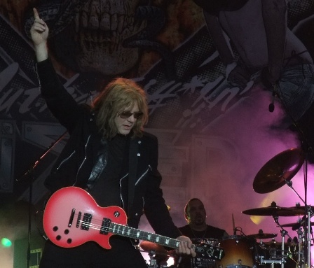 Jay Jay Franch from Twisted Sister live in Clisson