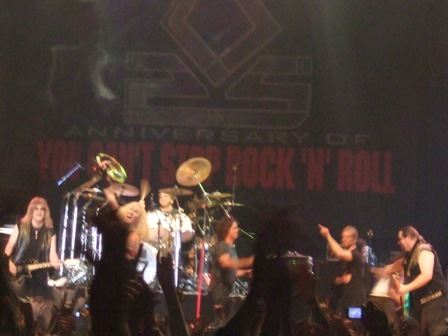 Twisted Sister playing I wanna Rock with Extreme, Rock Of Ages Festival, Milan, september 13 2008