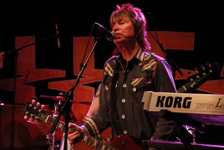 Paul Raymond on guitars - U.F.O. live in France