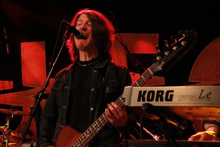 Rob de Luca on bass -  U.F.O. live in Vauréal, near Paris