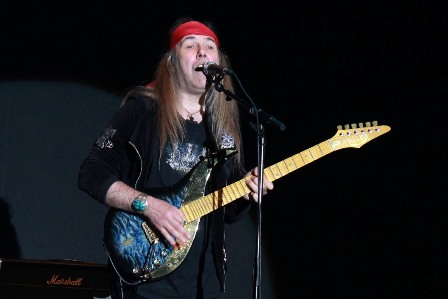 Uli Jon Roth on vocals and guitar