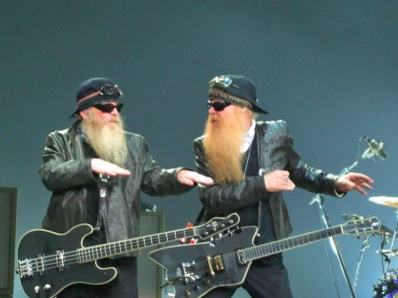 ZZ Top dancing in Paris, July 10 2008